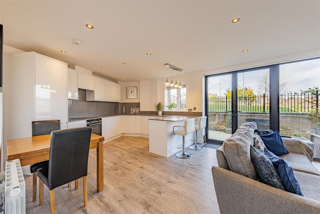 Property photo 2 of 21 L J Imaging-9.Jpg