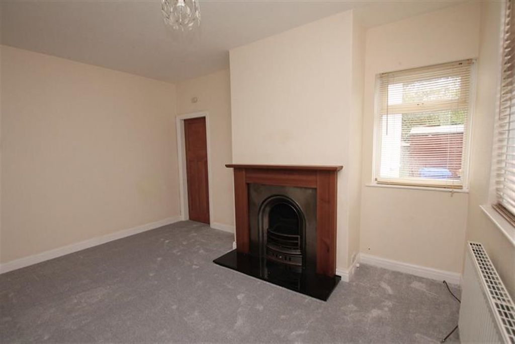 Property photo 2 of 17 (Main)