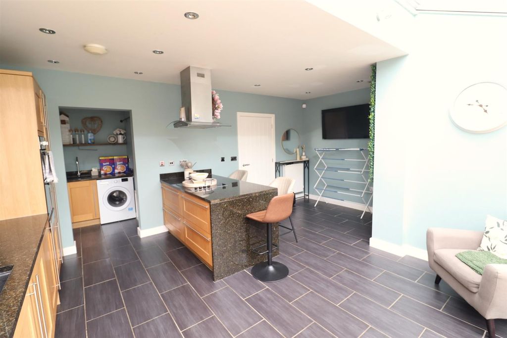 Property photo 2 of 16 Breakfast Kitchen.Jpg