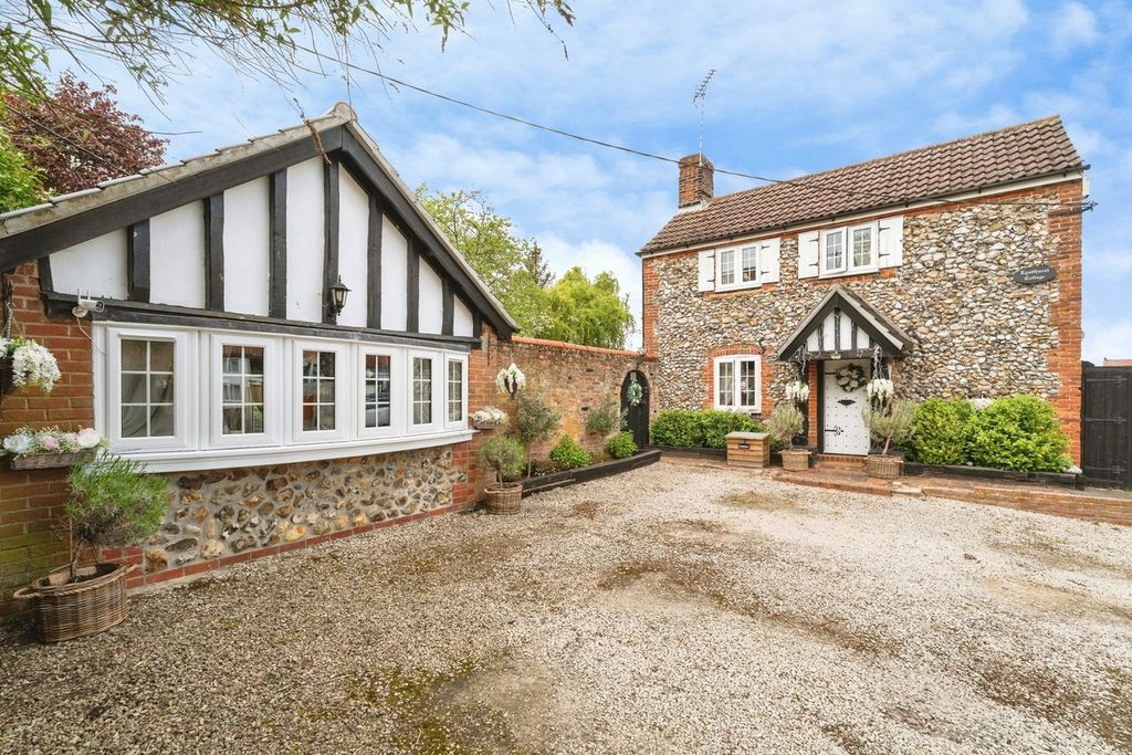 Property photo 1 of 26