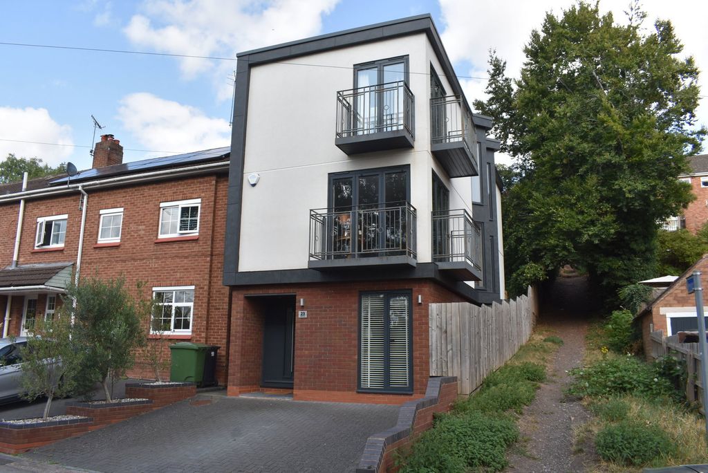 Property photo 1 of 24