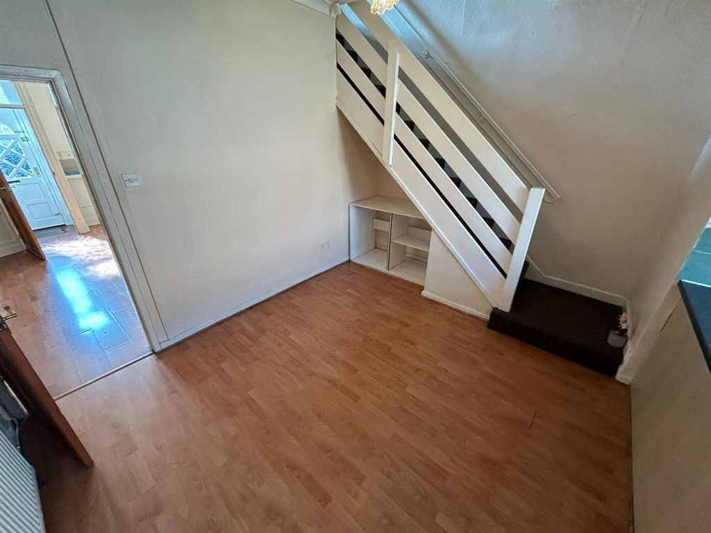 Property photo 3 of 7 193 Whiteacre Road, Ashton Under Lyne, Ol6 9Pz
