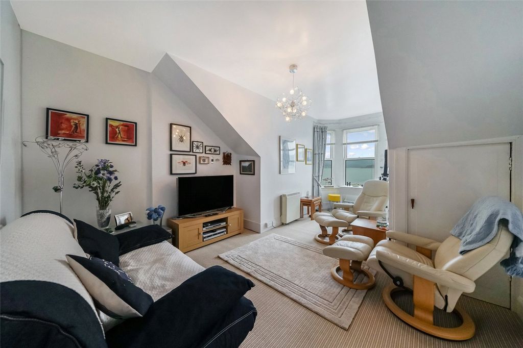 Property photo 3 of 21 Picture No. 05