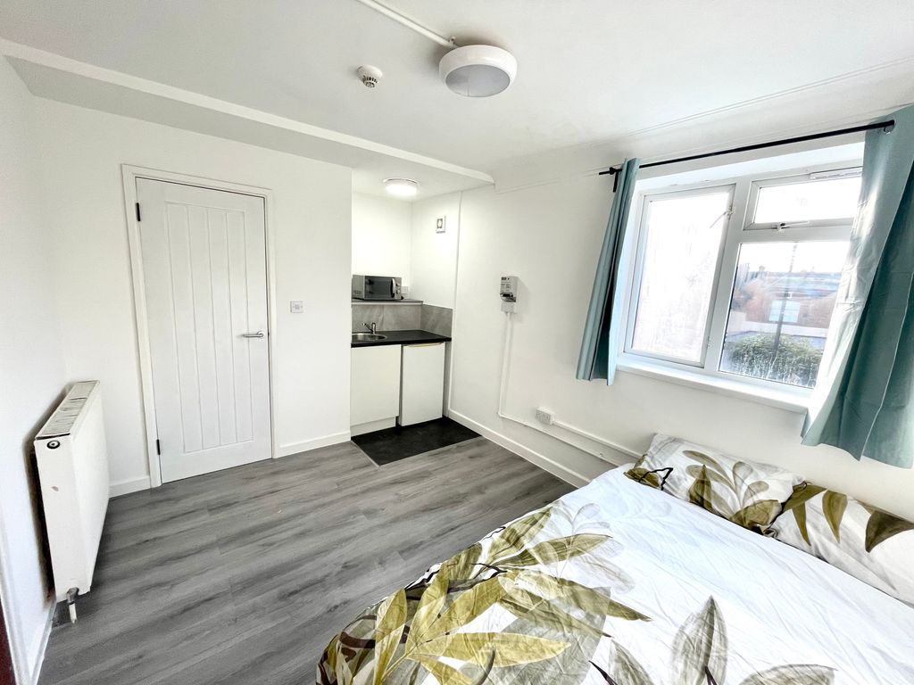 Property photo 1 of 4