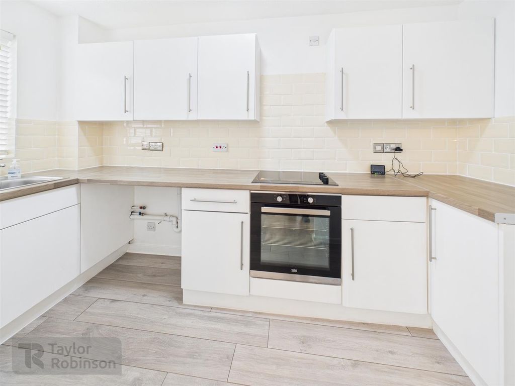 Property photo 3 of 9 Cam02600G0-Pr0558-Still008.Jpg