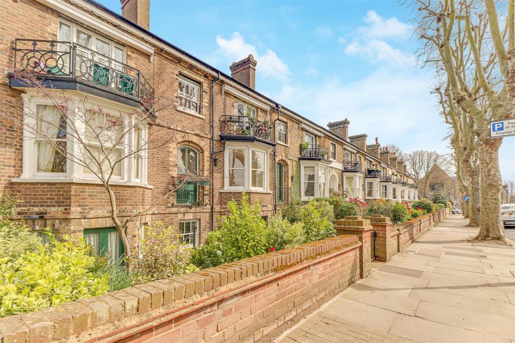 Property photo 1 of 13 Cambridge Road