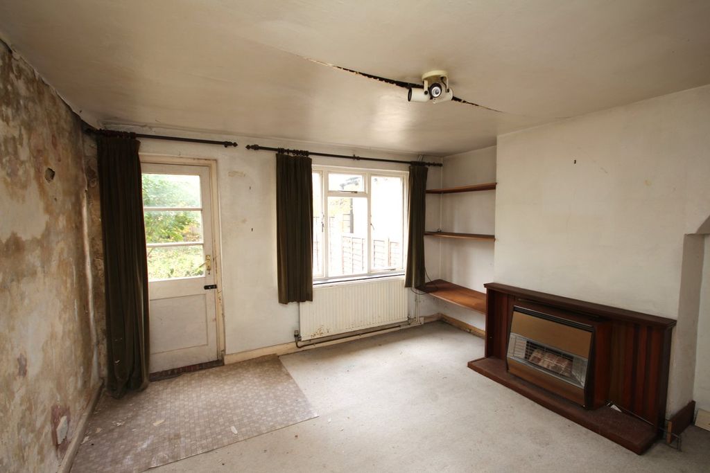 Property photo 2 of 12