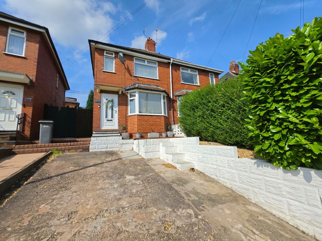 Property photo 1 of 28