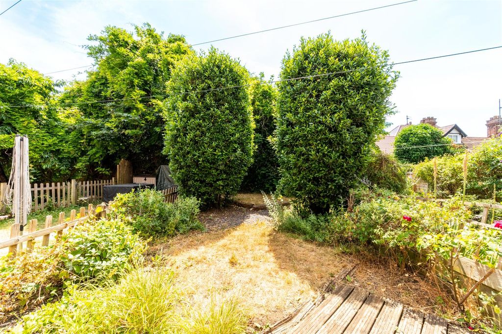 Property photo 3 of 10
