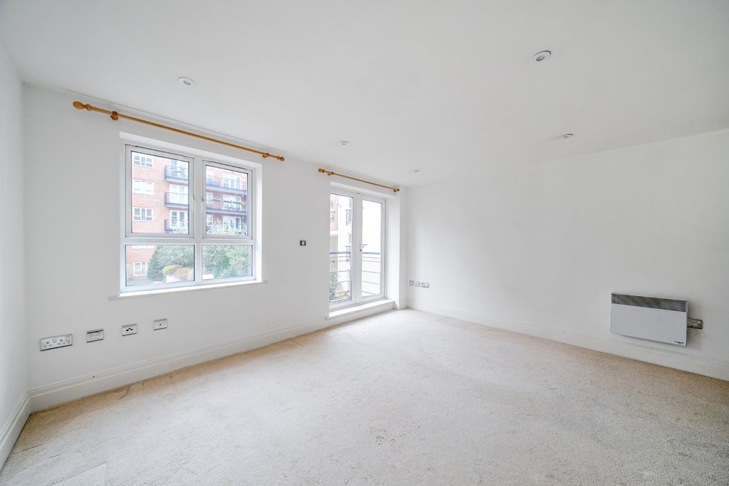 Property photo 2 of 12 Picture No. 15