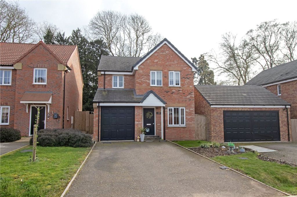 Property photo 1 of 28