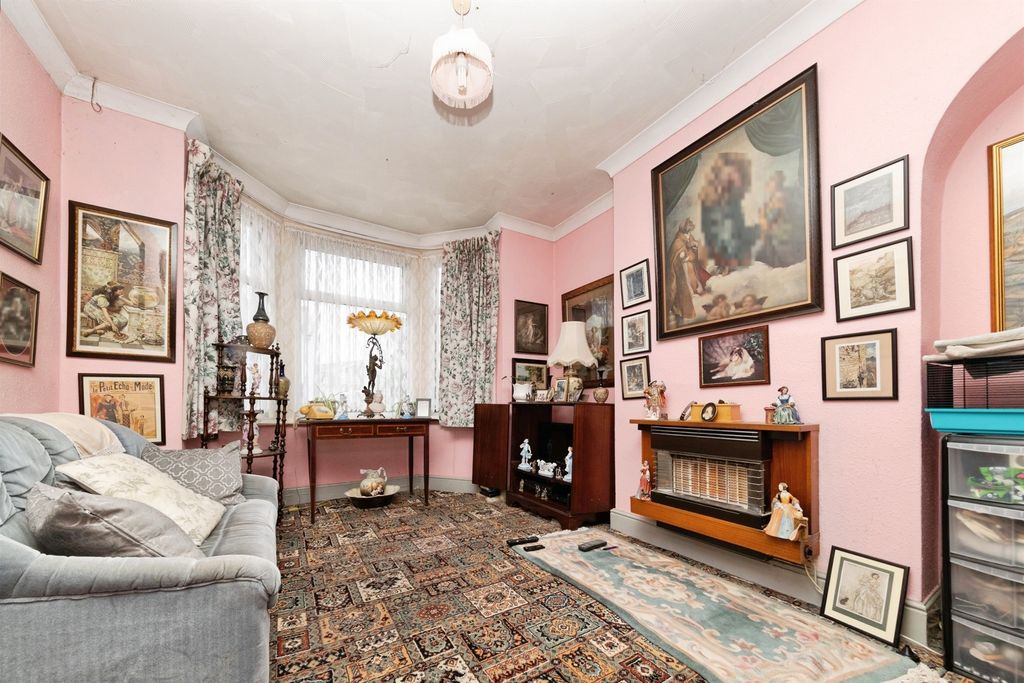 Property photo 2 of 14