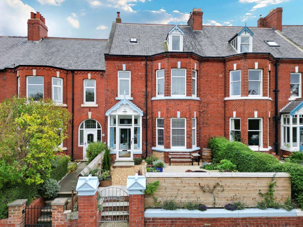 Property photo 1 of 30