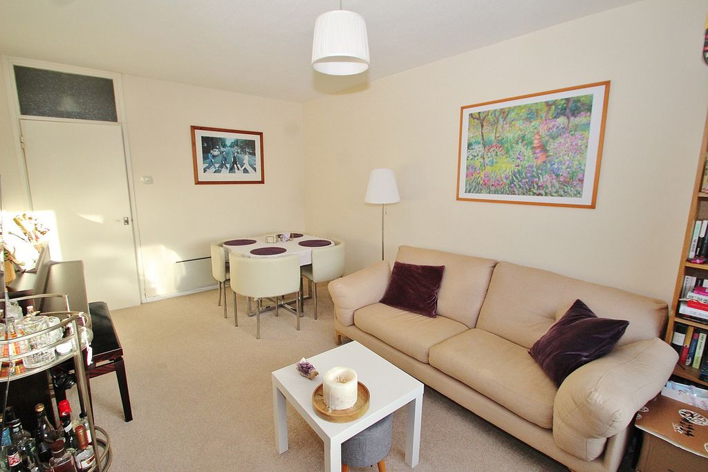 Property photo 2 of 21