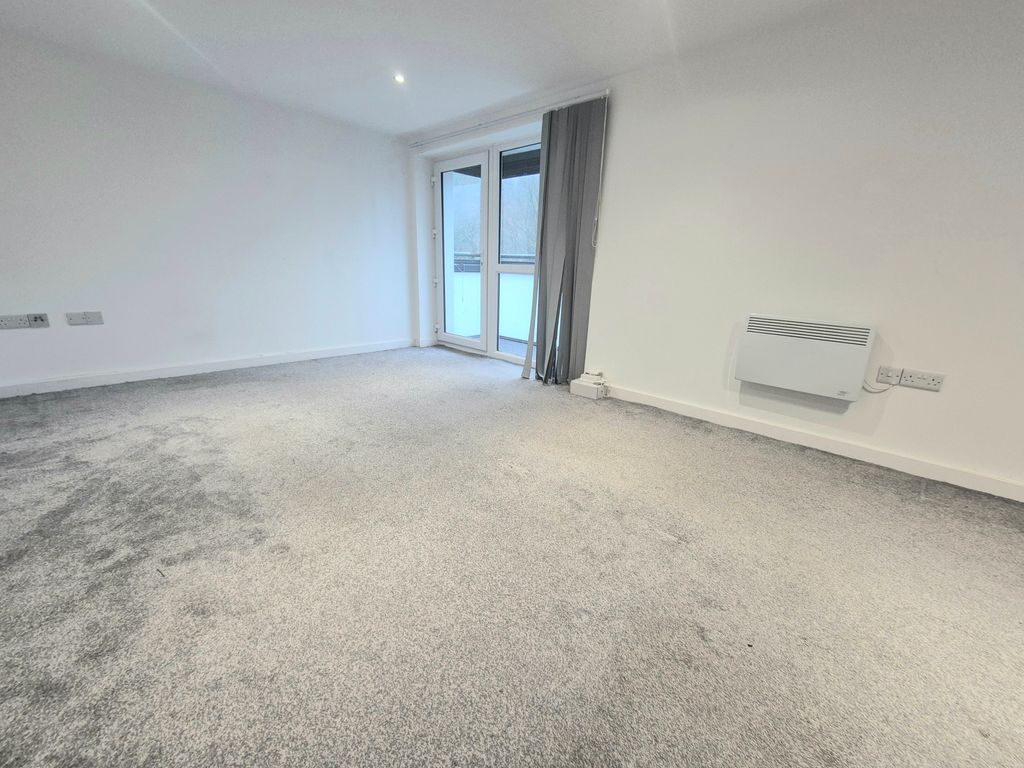 Property photo 3 of 6 Image