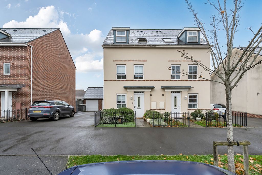 Property photo 1 of 21