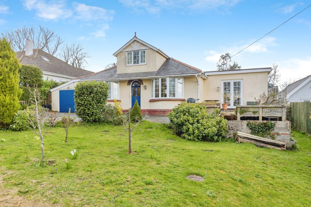 Property photo 1 of 32