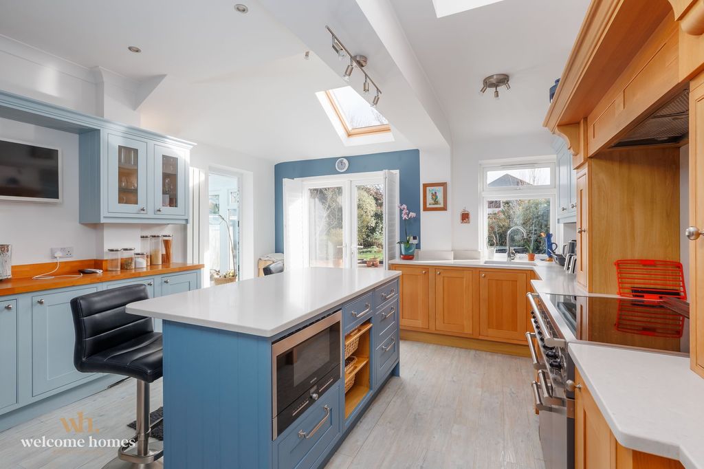 Property photo 3 of 21