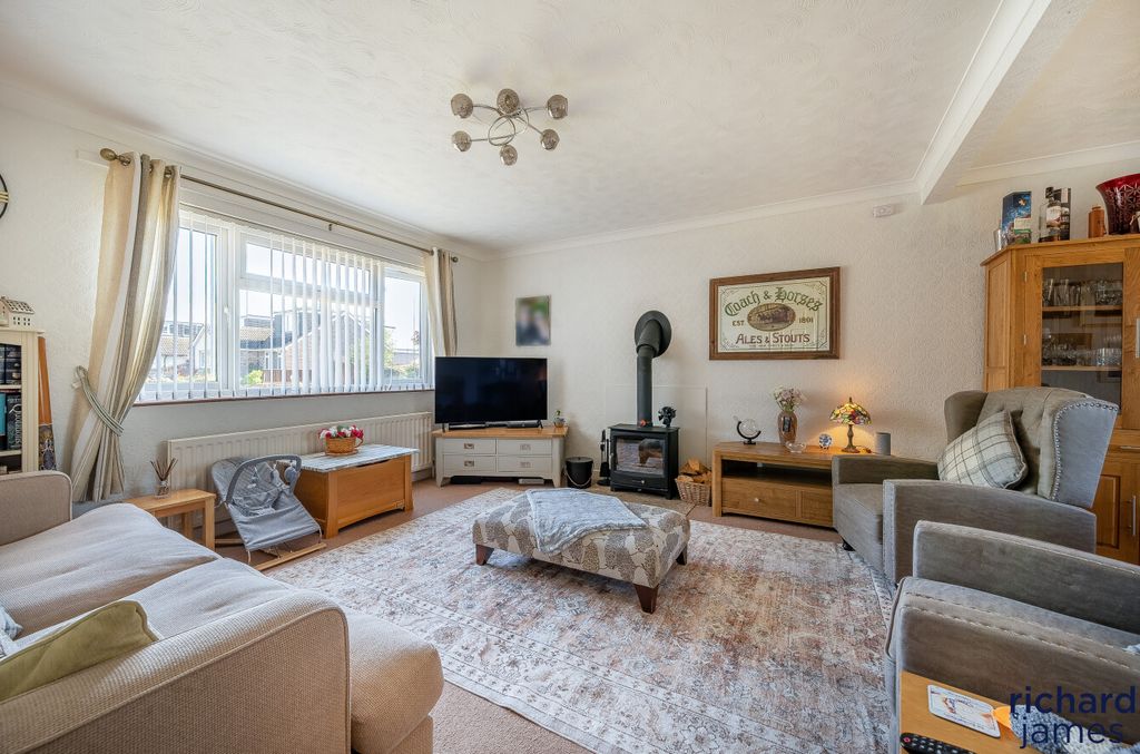 Property photo 3 of 11 Eeb11570-40B5-439...