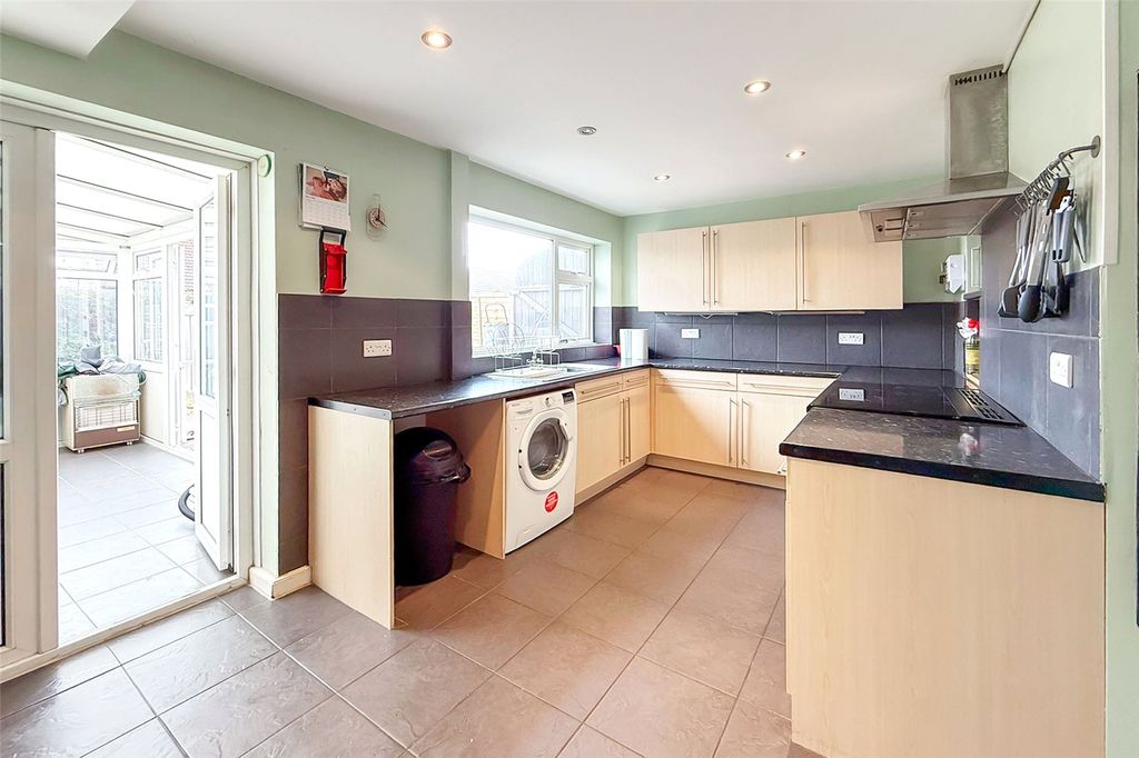 Property photo 3 of 17 Picture No. 12