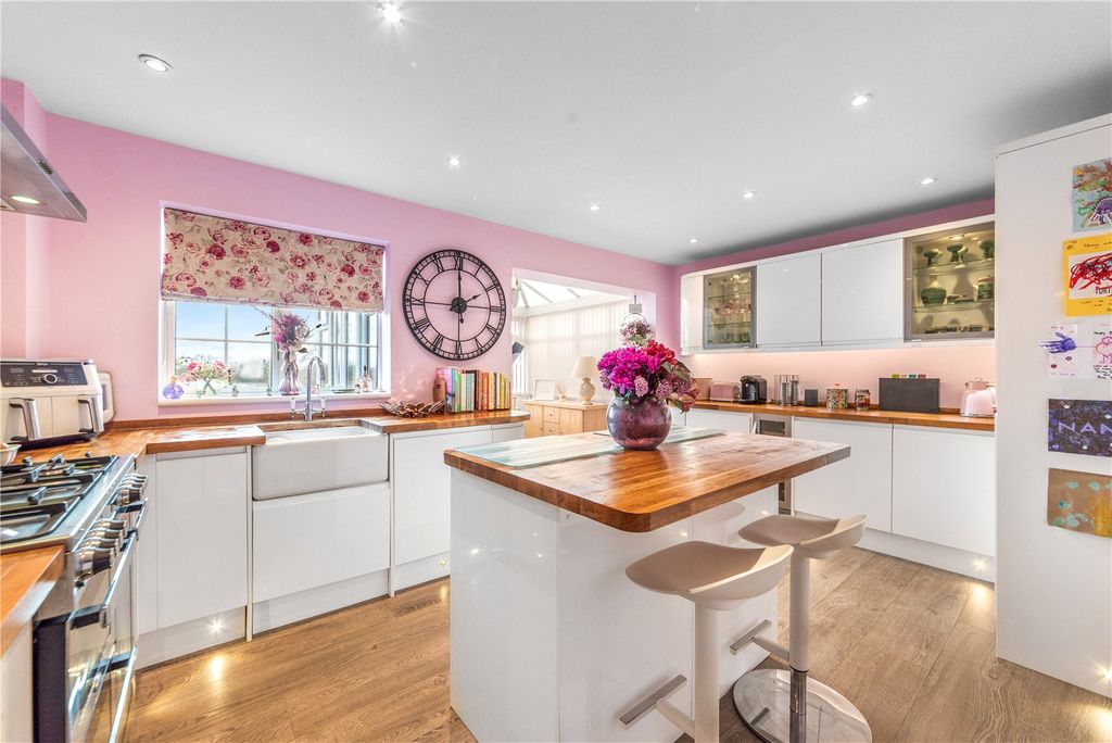 Property photo 3 of 25 Picture No. 22