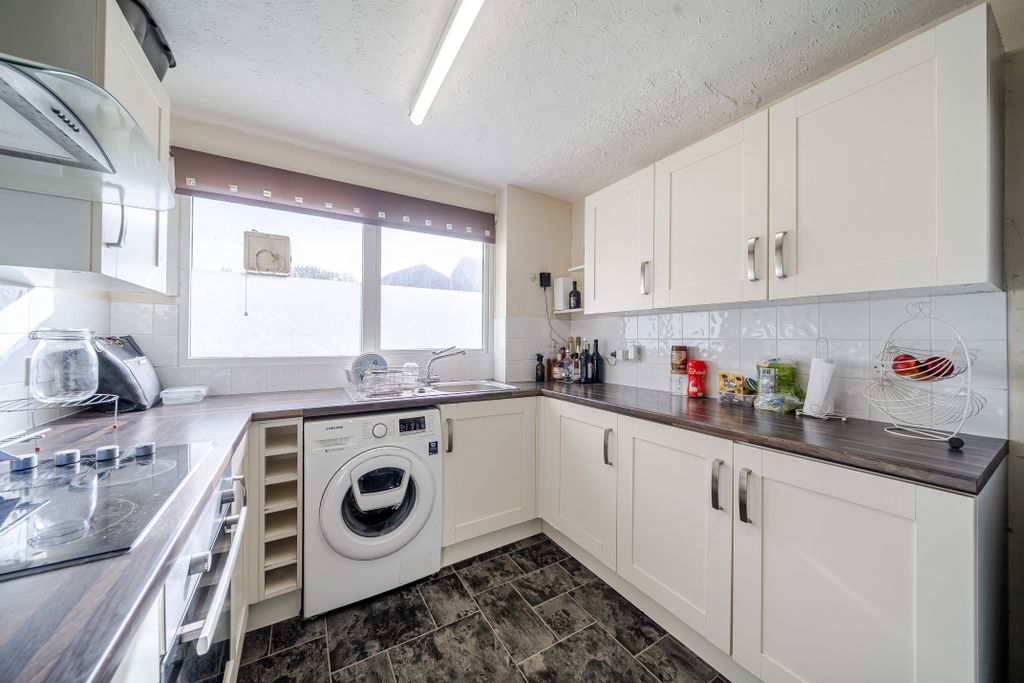 Property photo 2 of 20