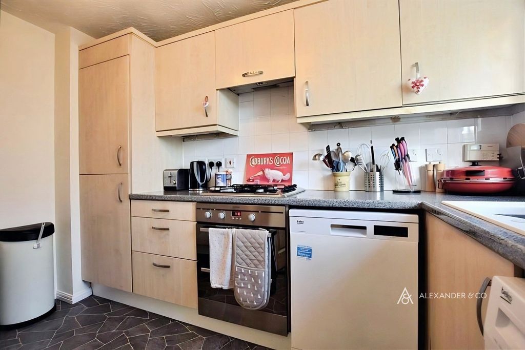 Property photo 3 of 7 Pbox-Img.Jpg