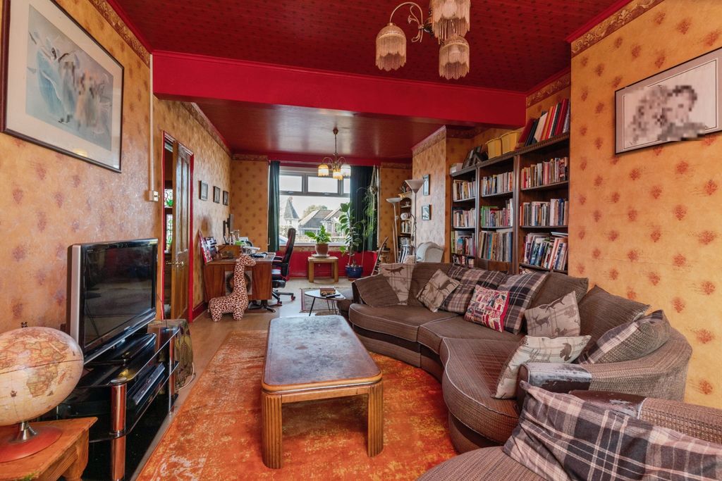 Property photo 3 of 24 Living Room