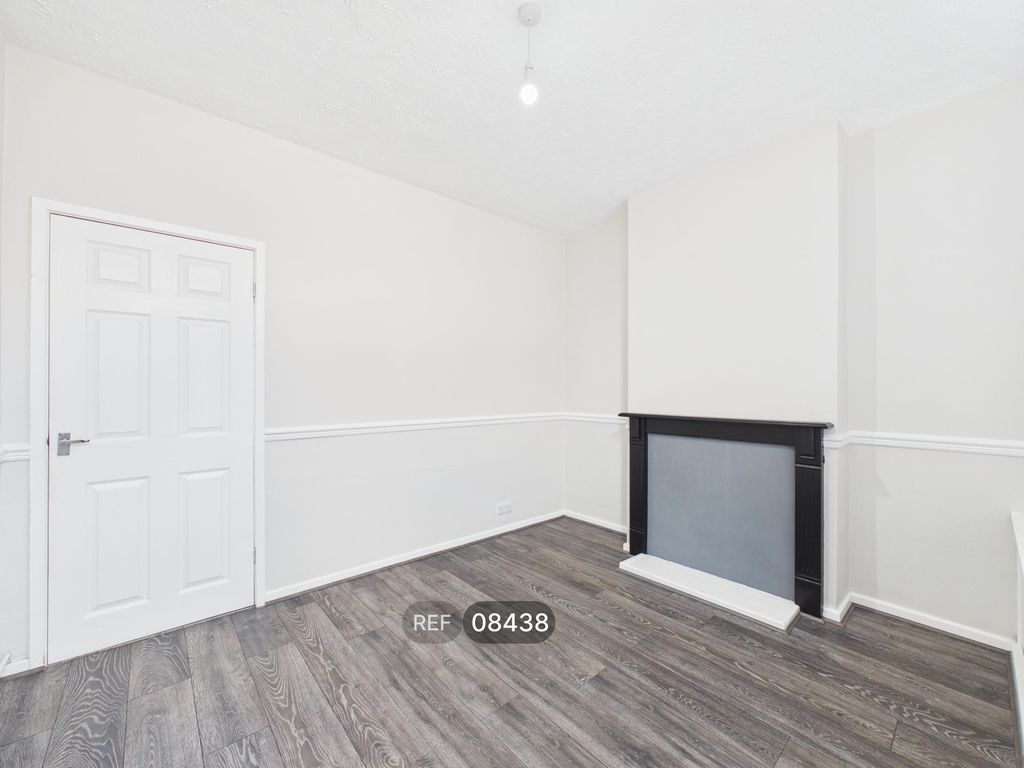 Property photo 2 of 12 Living Room