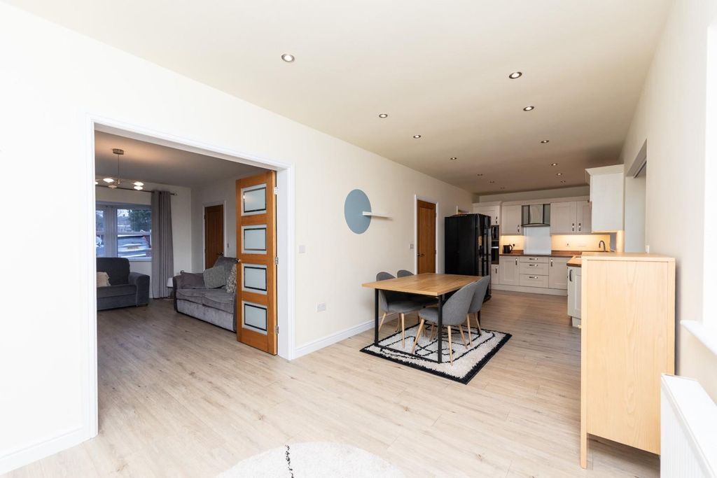 Property photo 3 of 25 5C5A3737.Jpg