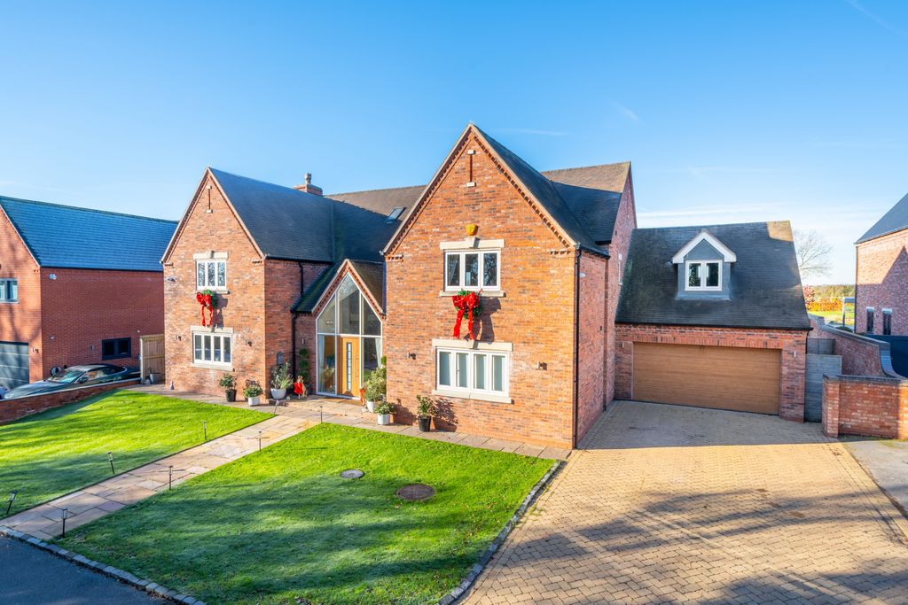 Property photo 1 of 38