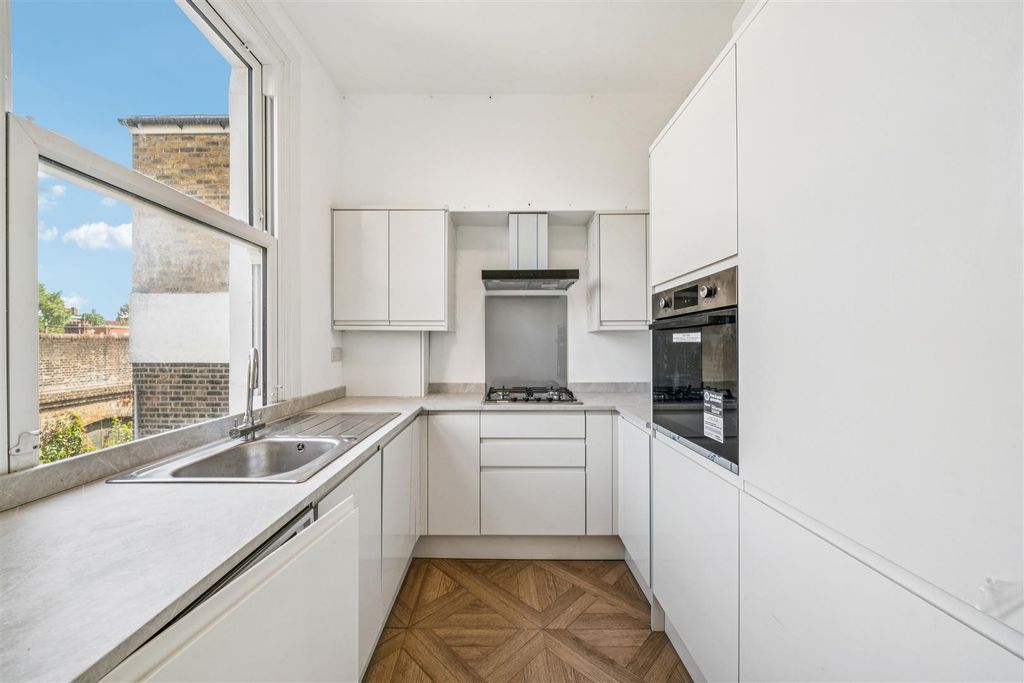 Property photo 2 of 10 Westcroft Square, W6 - To Let