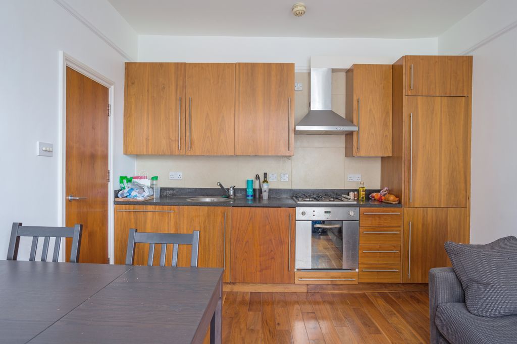 Property photo 3 of 7 Kitchen