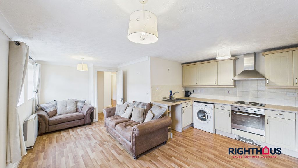 Property photo 2 of 10