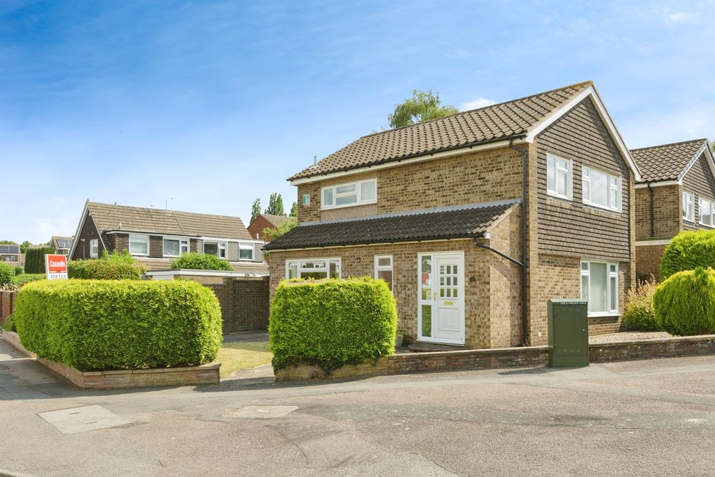 Property photo 1 of 17
