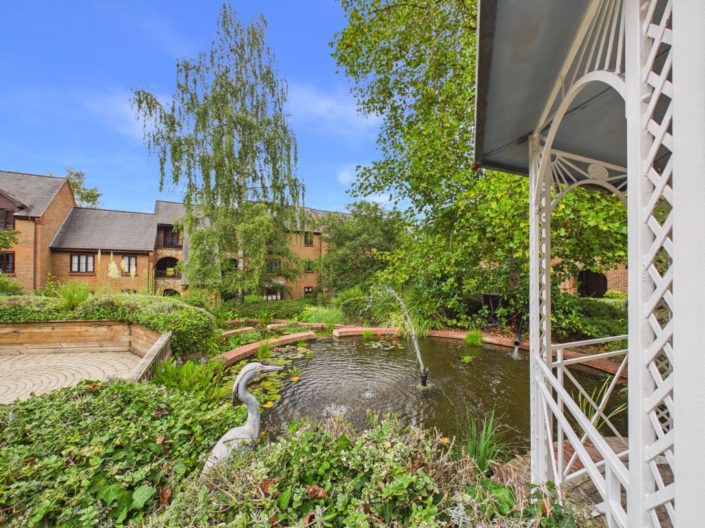 Property photo 1 of 31 Gardens