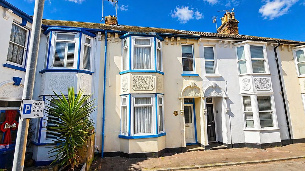 Property photo 1 of 12