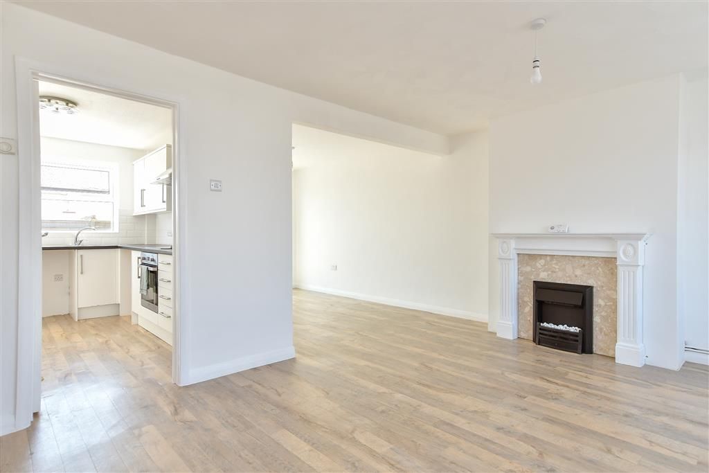 Property photo 1 of 13 Lounge