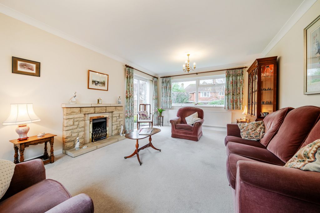 Property photo 2 of 24 Living Room