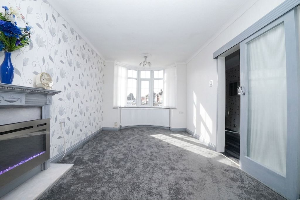 Property photo 3 of 26