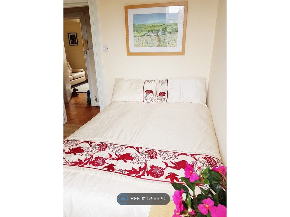 Property photo 1 of 12 Bedroom