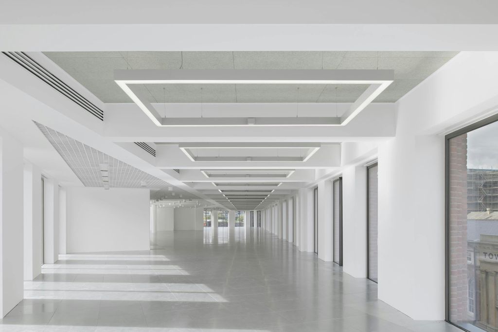 Property photo 3 of 6 Web_Ceg_Photo_By_Tom_Bird22.Jpg