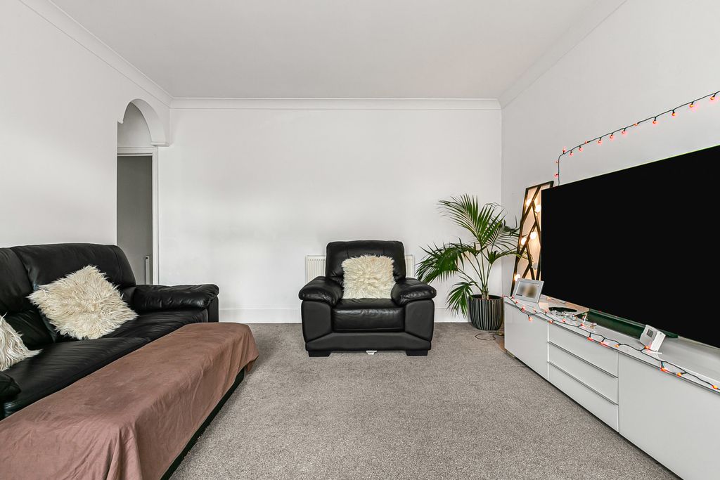 Property photo 3 of 18 Reception Room