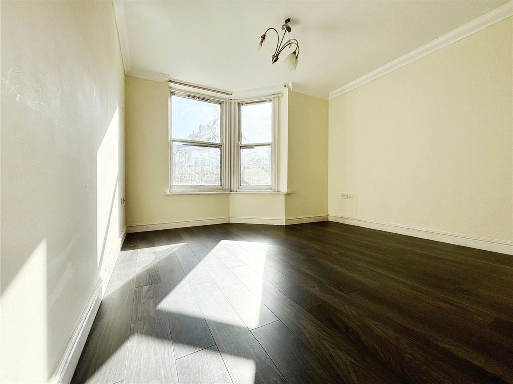 Property photo 3 of 8 Picture No. 02