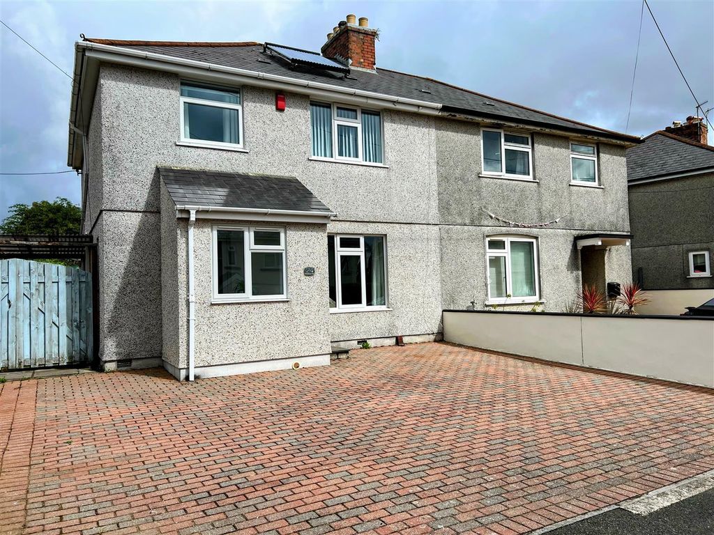 Property photo 1 of 34 Stone Barton Road, Plympton, Plymouth Pl7 4Lp