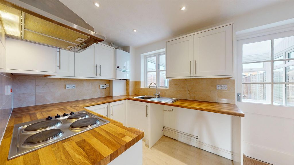 Property photo 3 of 10 19-Primrose-Close-01172026_143127.Jpg