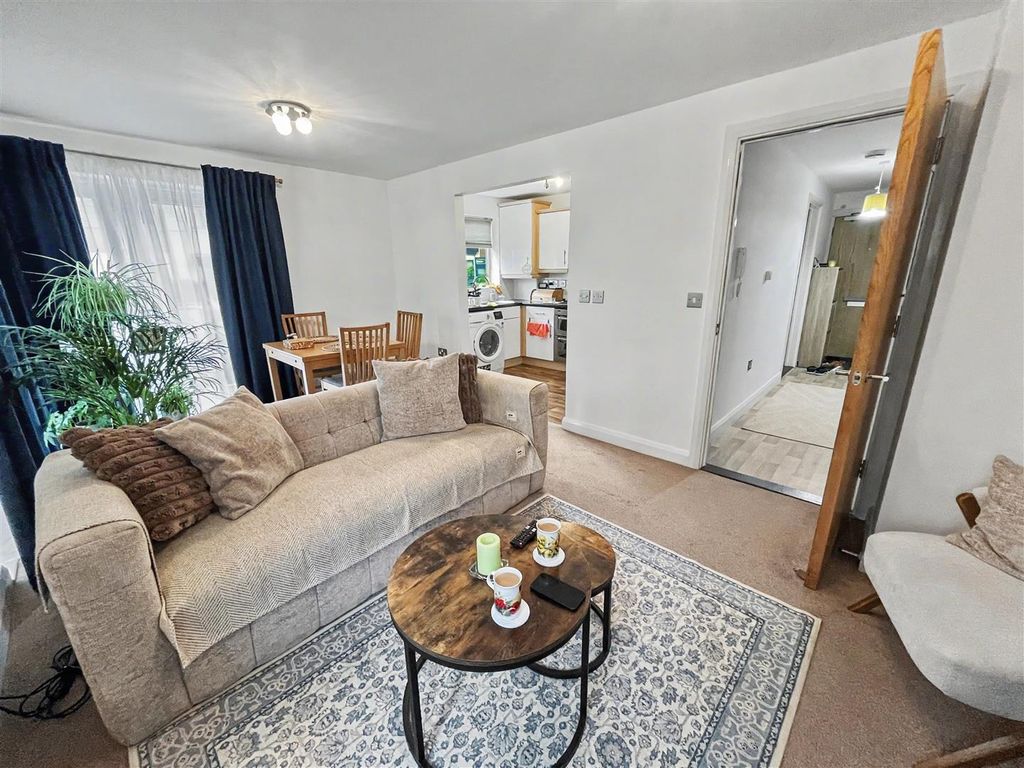 Property photo 2 of 10 Lounge Diner.Jpeg