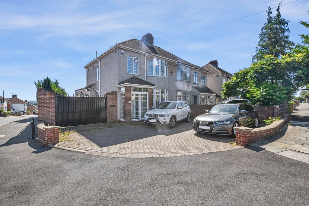 Property photo 1 of 17 Picture No. 12