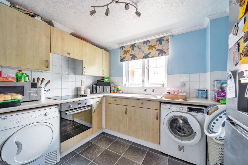 Property photo 2 of 17 Kitchen