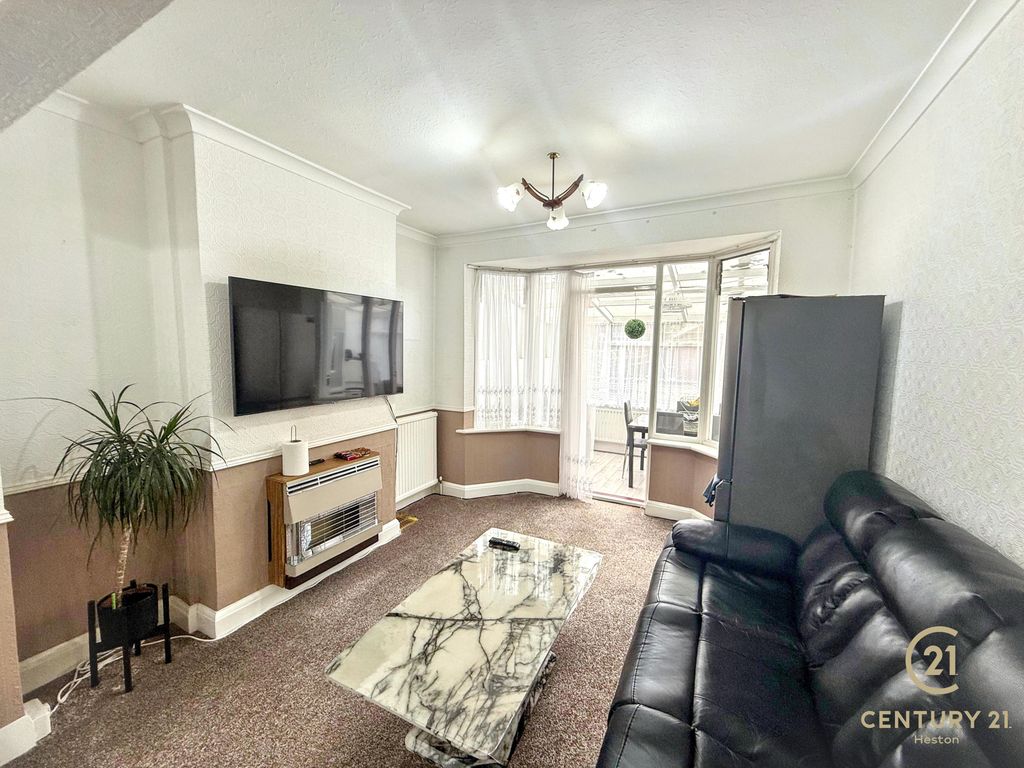 Property photo 3 of 18